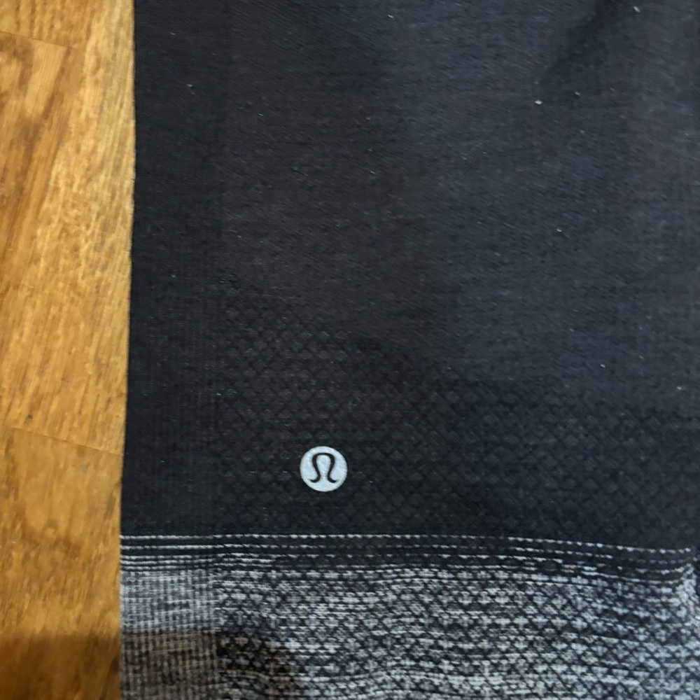 Lululemon Seamlessly Street Crop Yoga Leggings Black Gray Ombre Stretch Size 4 - Picture 6 of 11